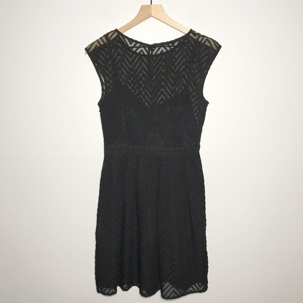 J Crew Sleeveless Chiffon Dress in Zigzag Black - Picture 3 of 9